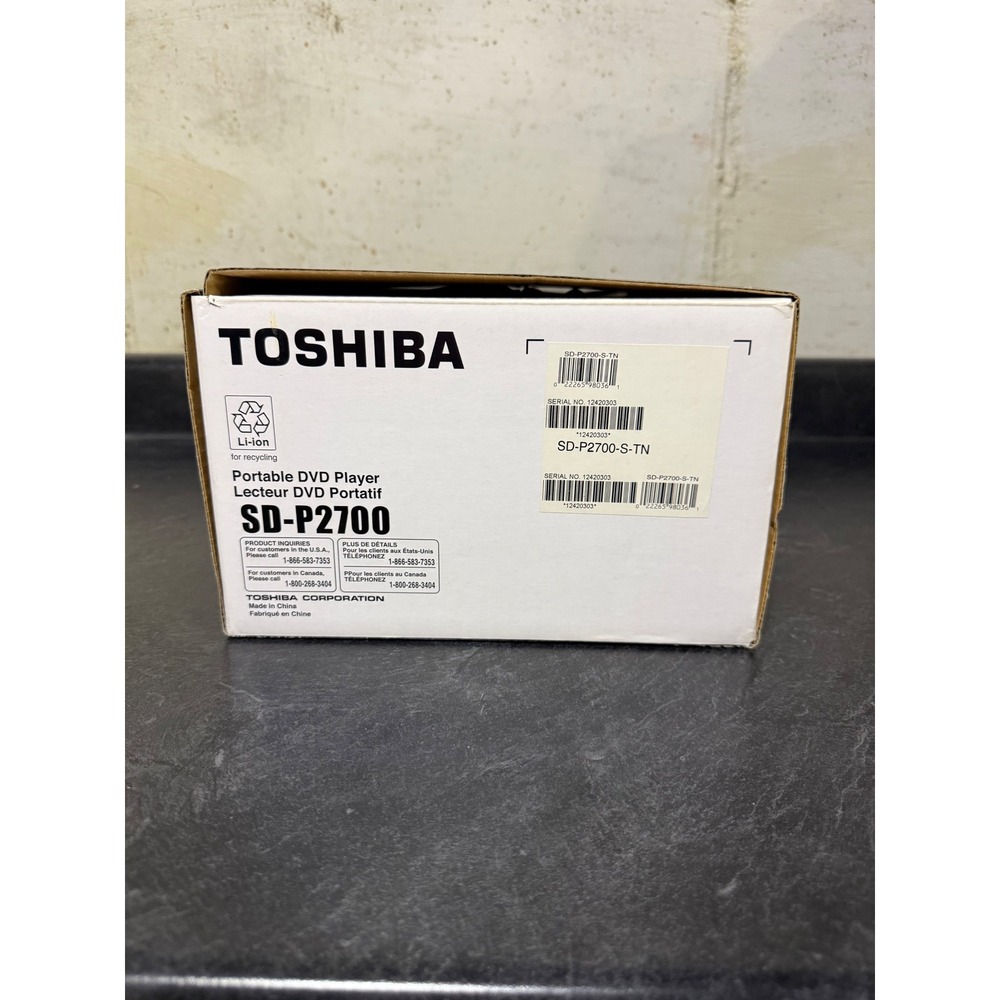Toshiba SD-P2700 Portable DVD Player 8.9in Widescreen ColorStream Pro Silver - Picture 4 of 11